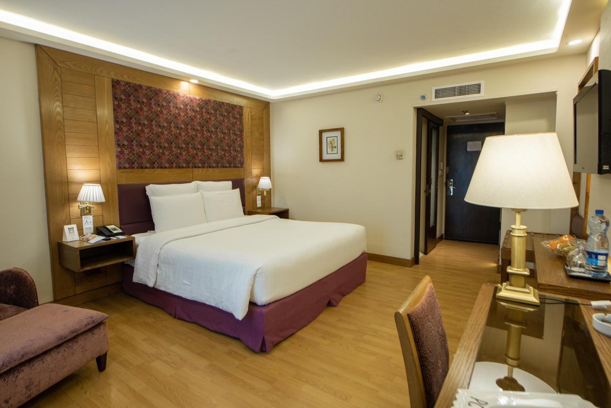 Pearl Continental Hotel, Rawalpindi Exterior photo