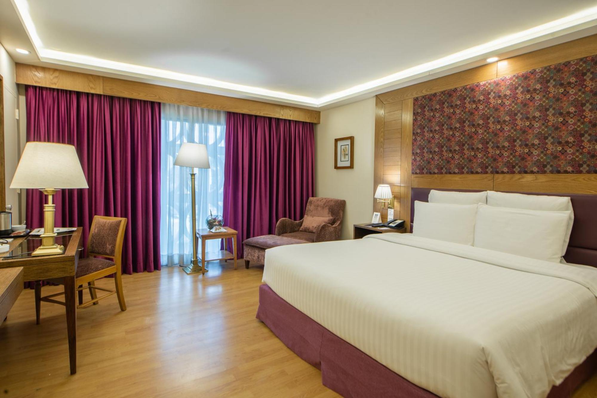 Pearl Continental Hotel, Rawalpindi Exterior photo